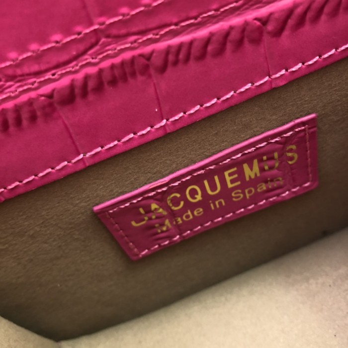 JACQUEMUS2025 22PJ541