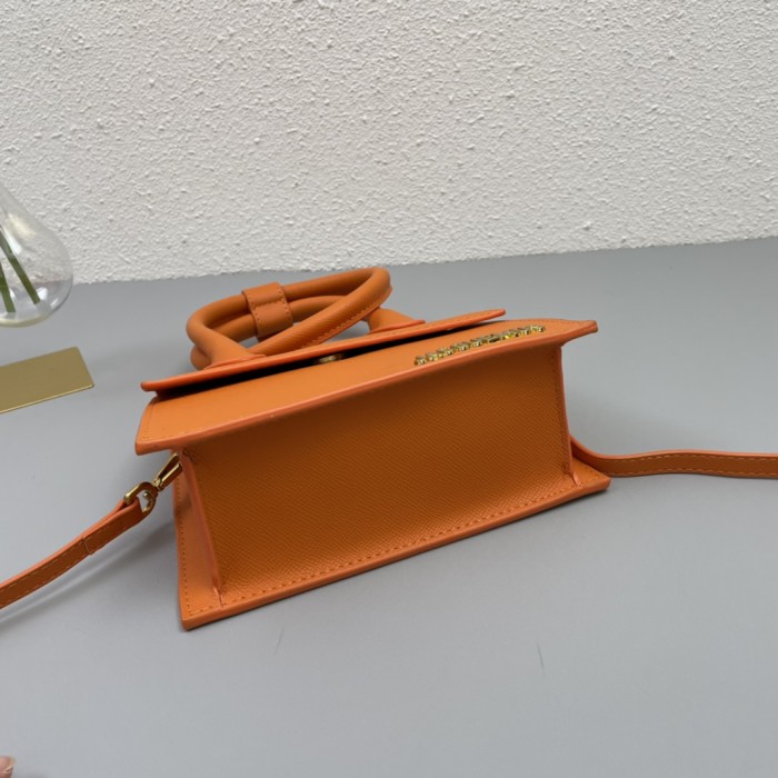 JACQUEMUS 2023 22PJ551