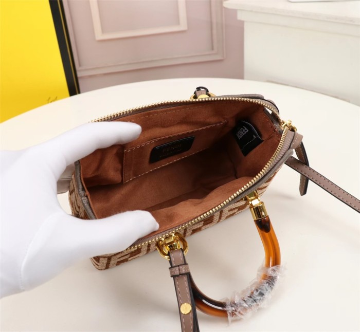 Fendi8839JQE051