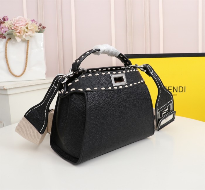 Fendi1120JQE042