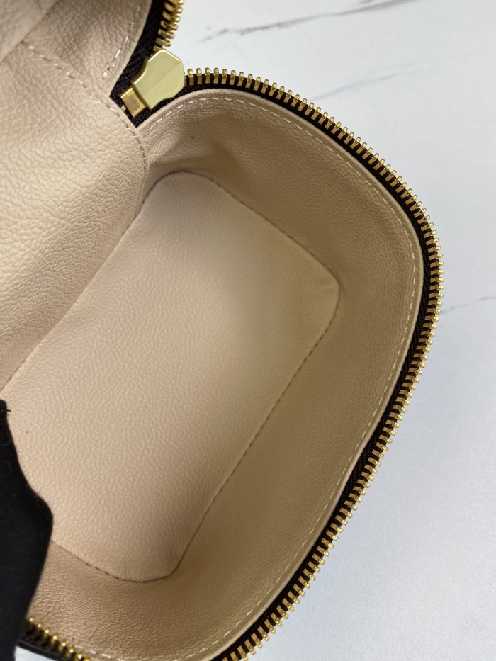 Louis Vuitton NICE BB