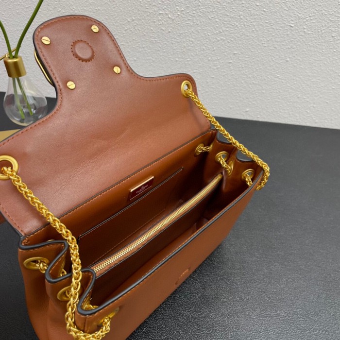 VALENTINO STUD SIGN NAPPA SHOULDER BAG