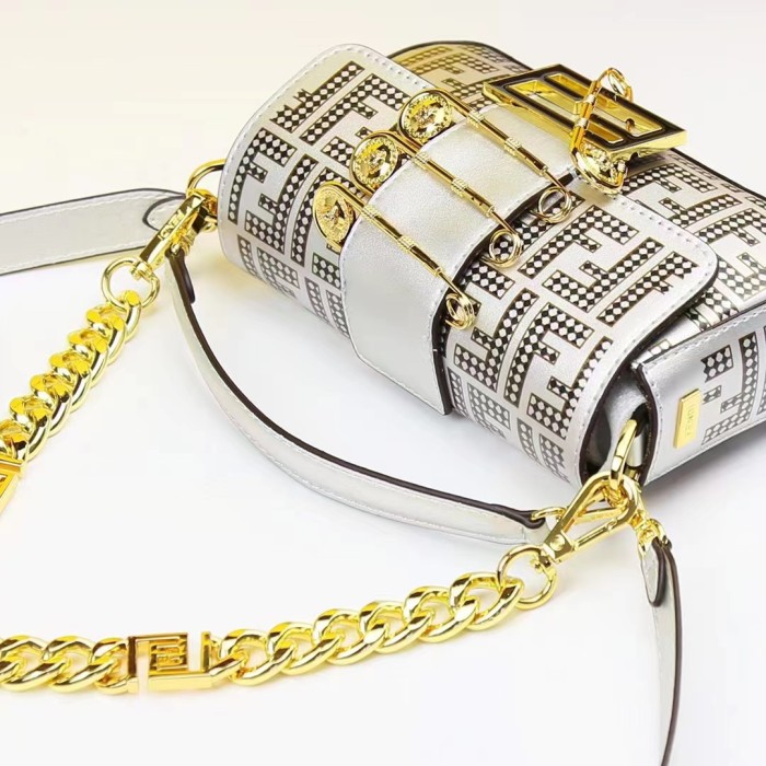 Fendi002JQE091
