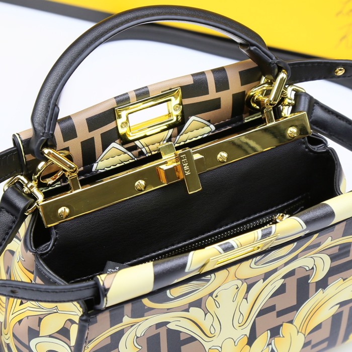 Fendi009JQE052