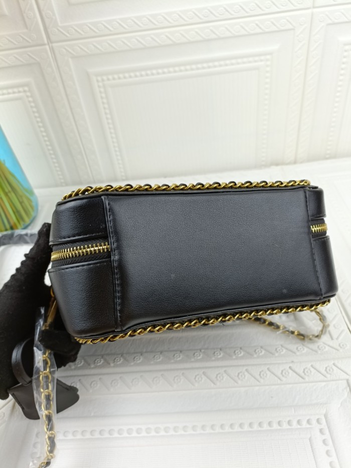 chanel228largePYD032