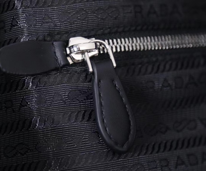 Prada001MQ051
