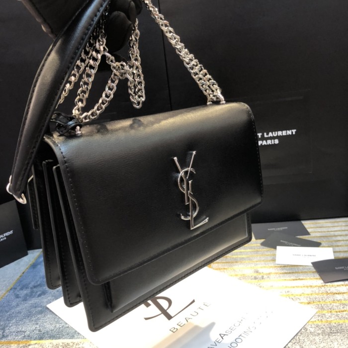 YSL SUNSET MEDIUM CHAIN BAG IN SMOOTH LEATHER