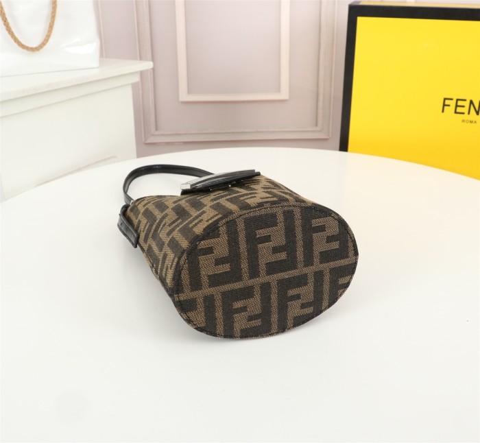 Fendi2010JQE071