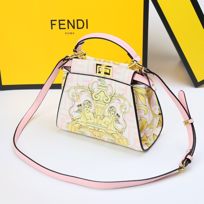 Fendi009JQE052