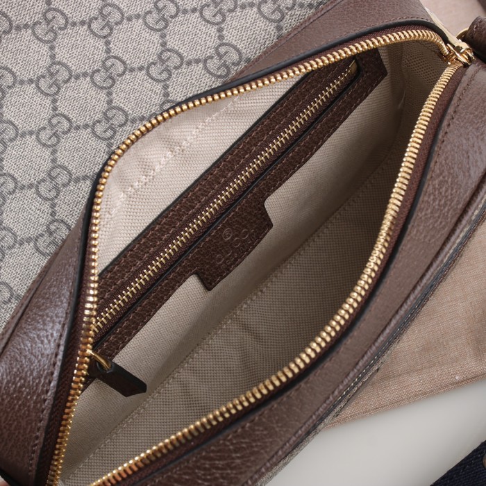 Gucci722117smile051