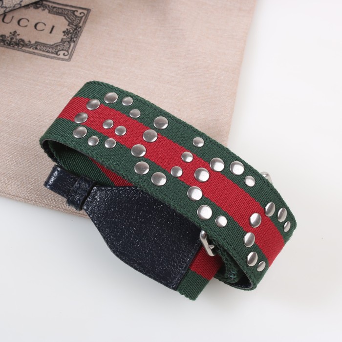 Gucci722117smile051