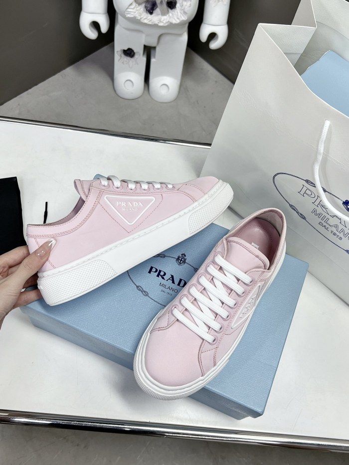 Prada shoes (35-40) PD009