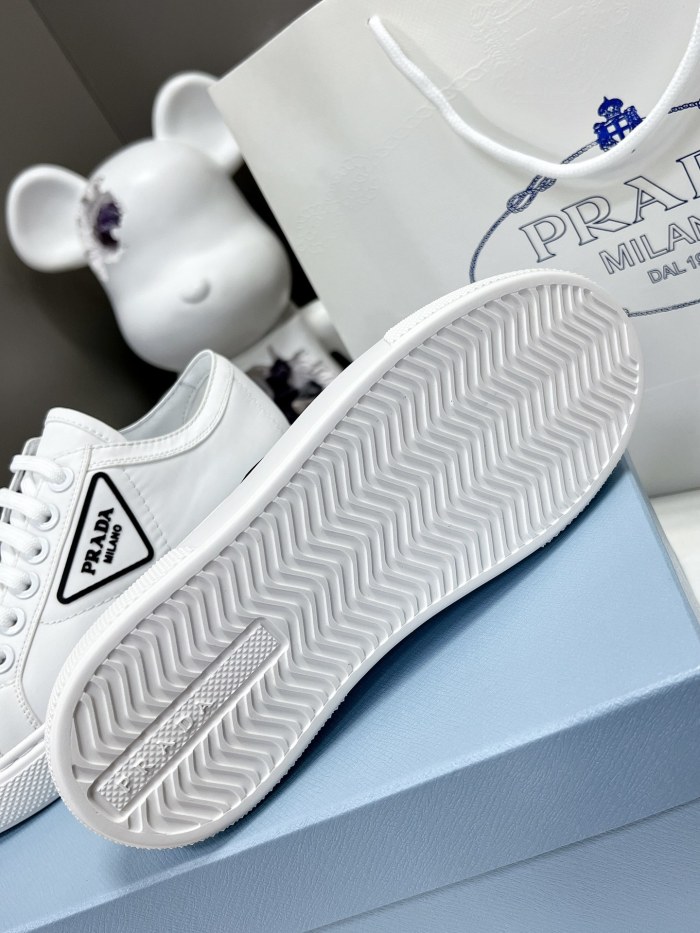 Prada shoes (35-40) PD009