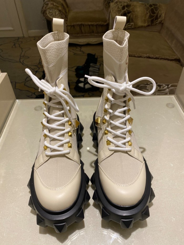 Valentino shoes V006