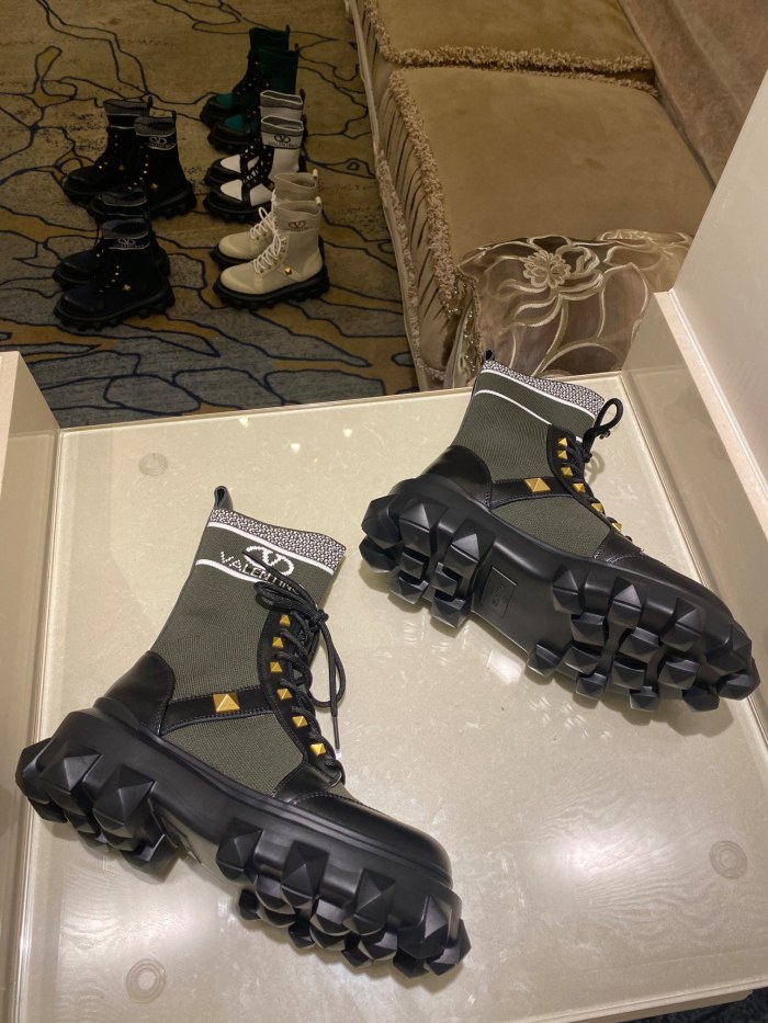 Valentino shoes V006