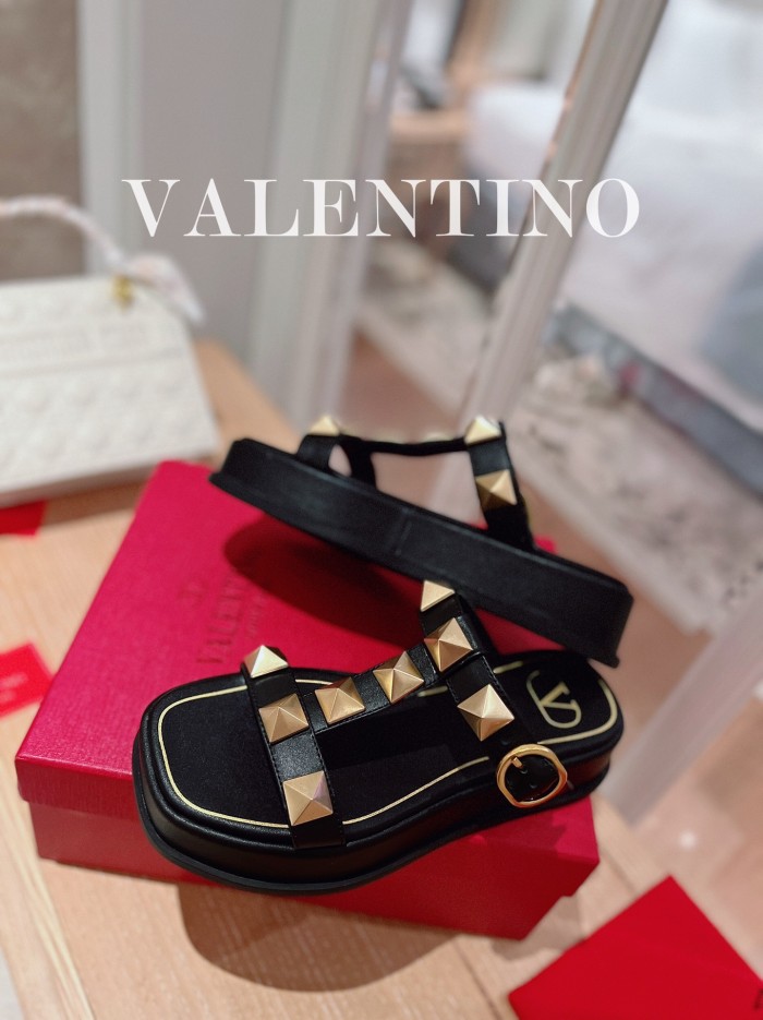 Valentino shoes (35-41) V008 01