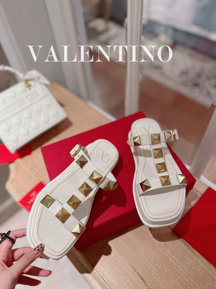 Valentino shoes (35-41) V008 01