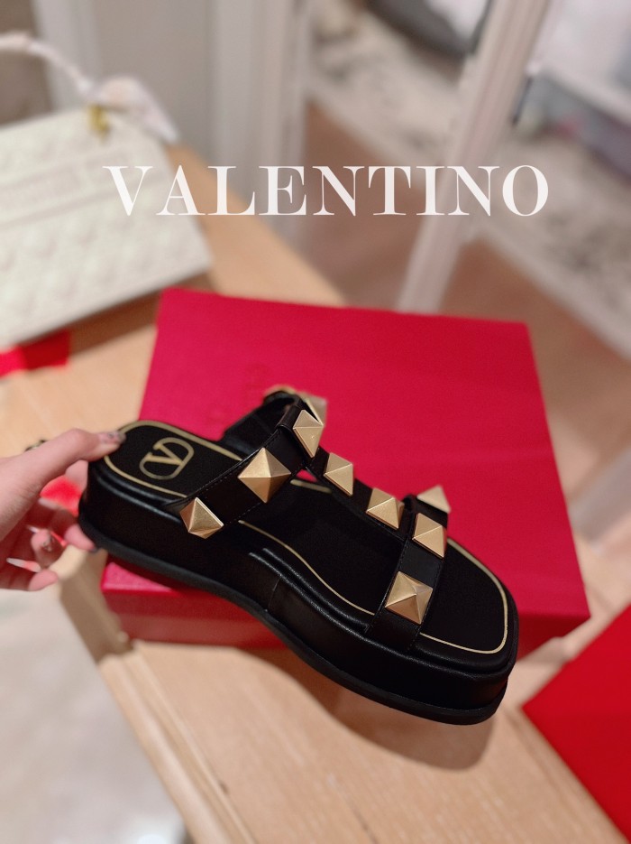 Valentino shoes (35-41) V008 01