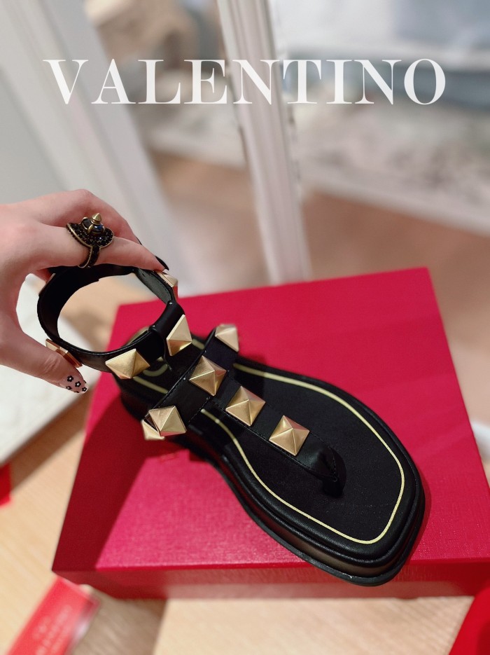 Valentino shoes (35-41) V008 02