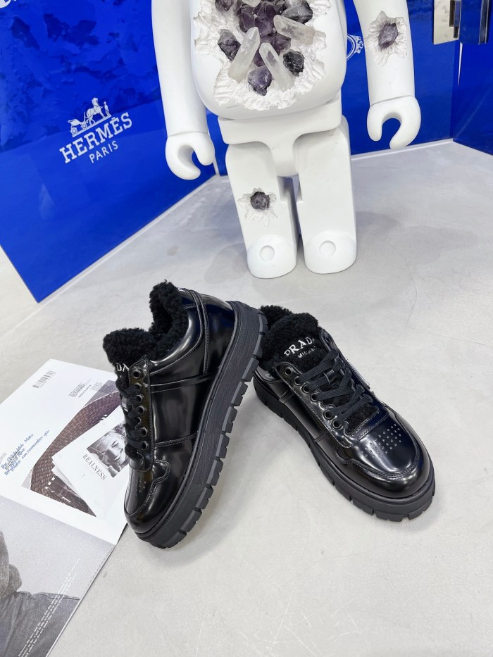 Prada shoes (35-40) PD010