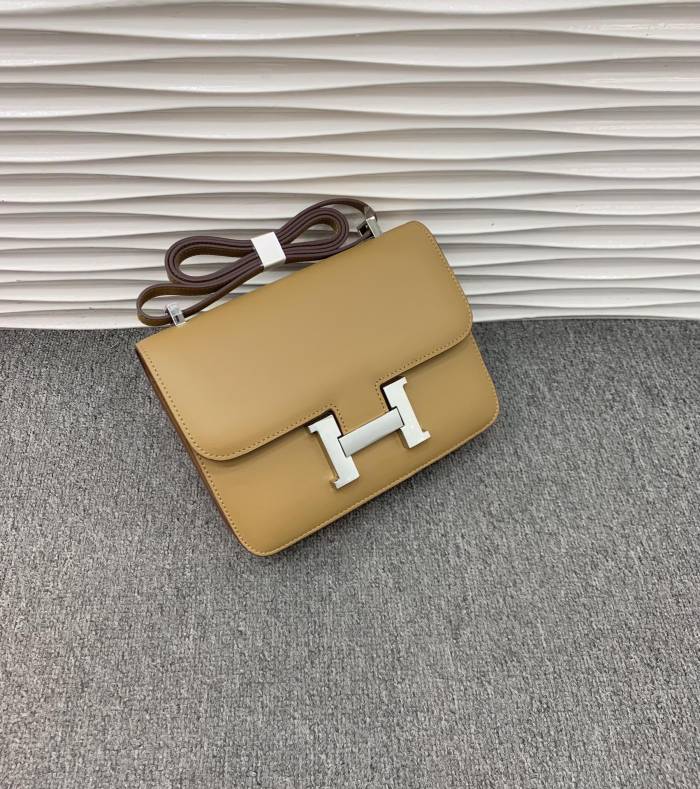 Hermes014XYZ002012 Silver logo