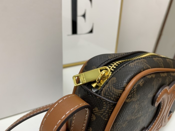Celine012XX081