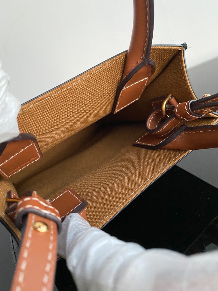 Celine011XX081