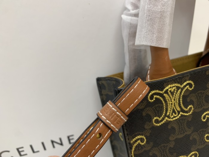 Celine011XX081