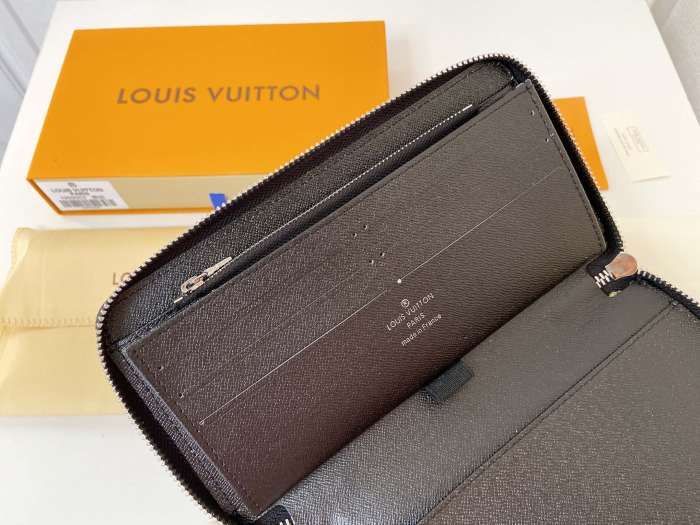 LV60003 21CM