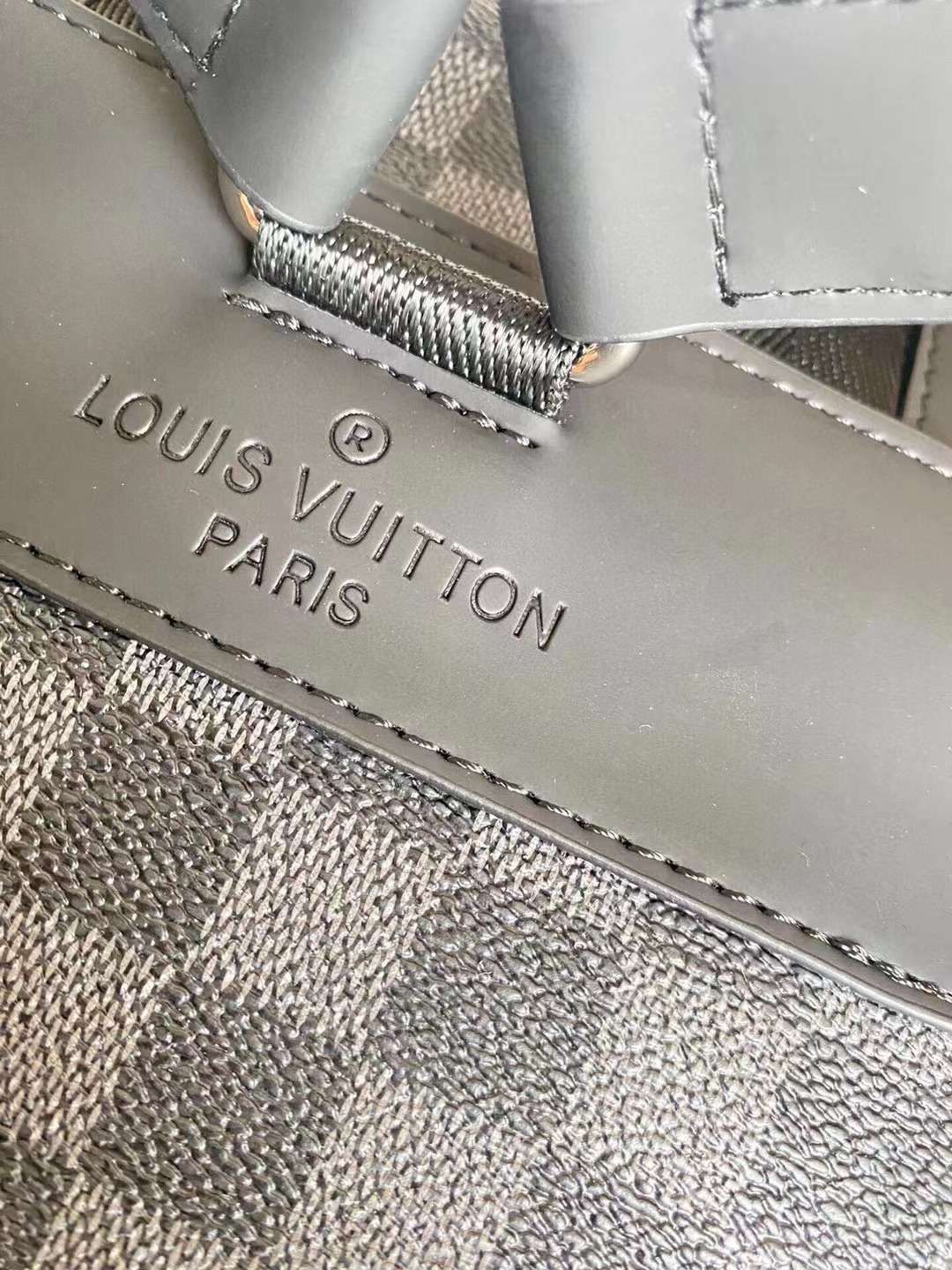 M22636 Louis Vuitton Christopher MM Abyss Blue – Louis Vuitton