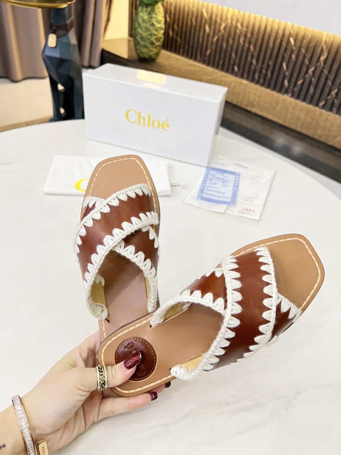 Chloe 001 XM 581