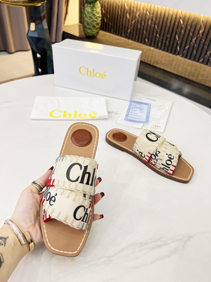 Chloe 001 XM 581