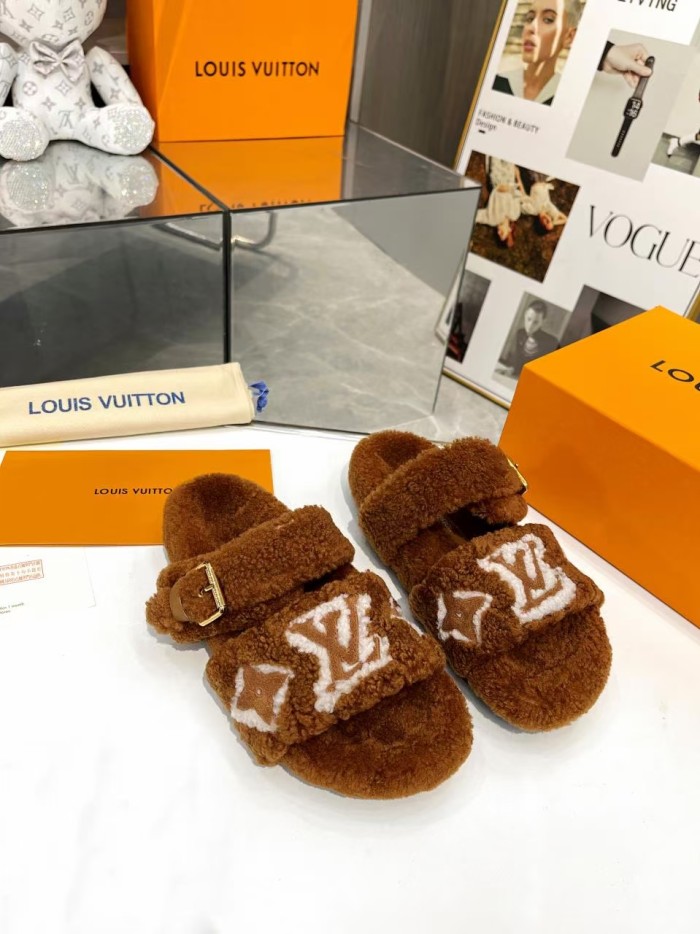 LV 010 XM 013