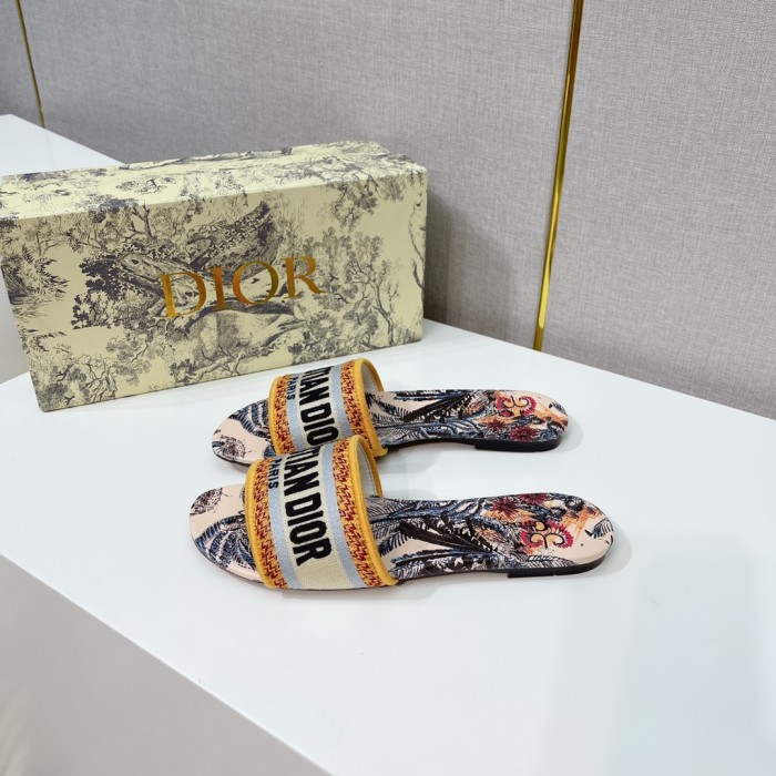 DIOR 004 XM 561 02