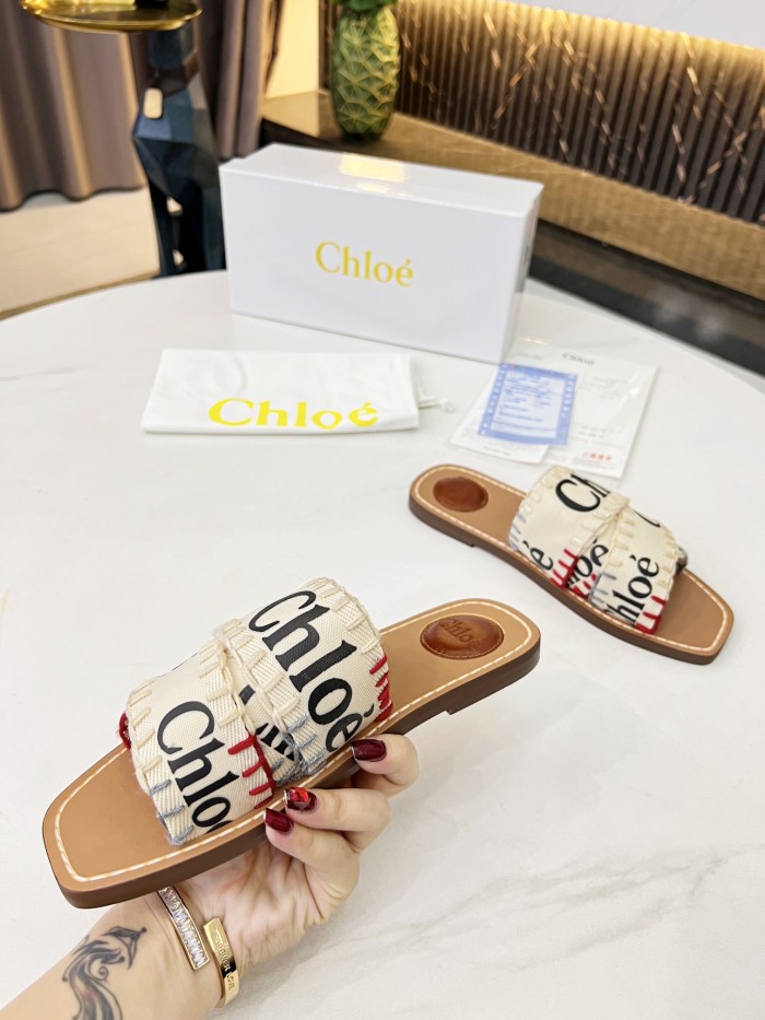 Chloe 001 XM 581