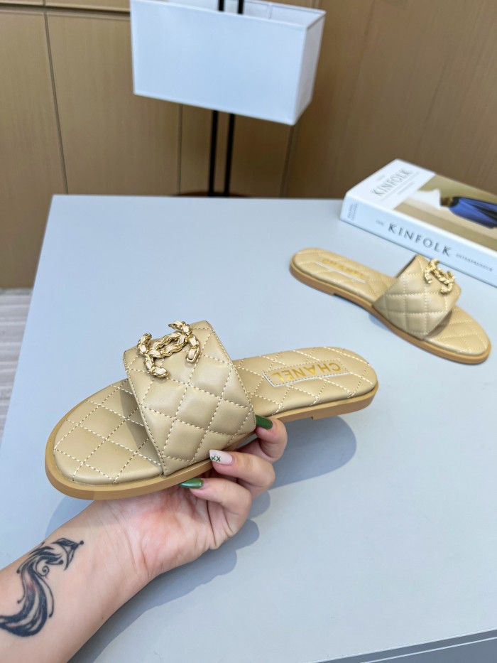 Chanel shoes 010 XM 012