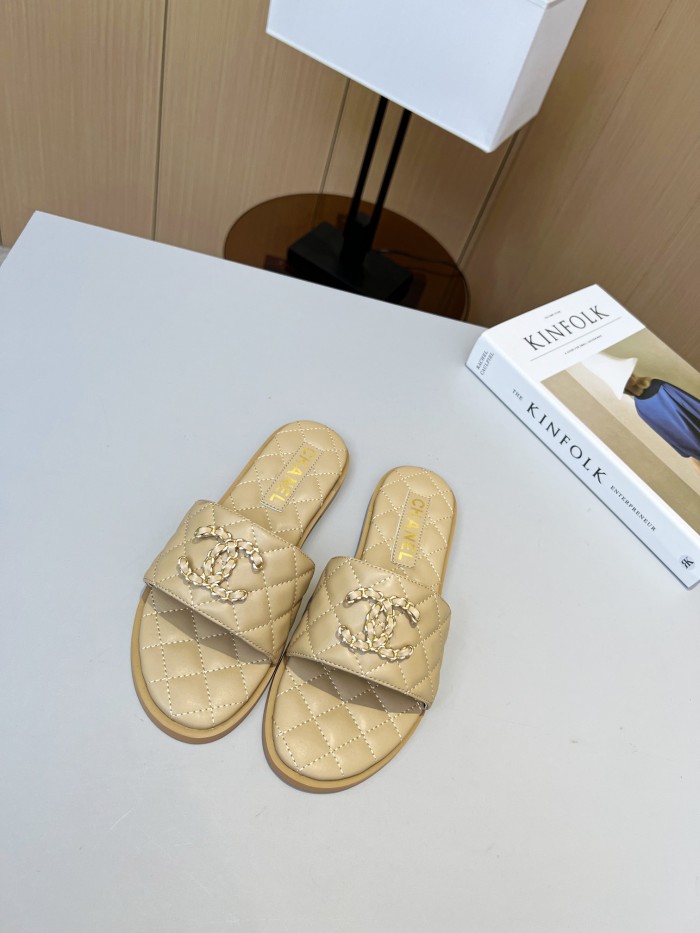 Chanel shoes 010 XM 012