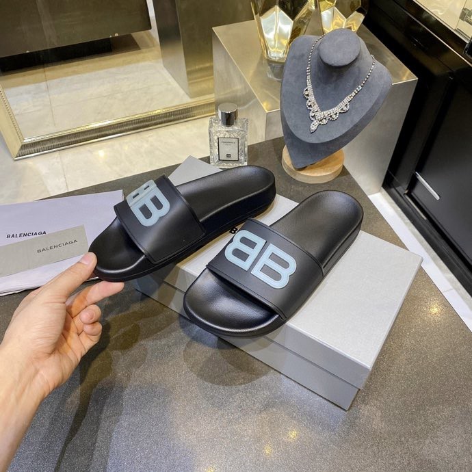 BALENCIAGA shoes 003 XM 531