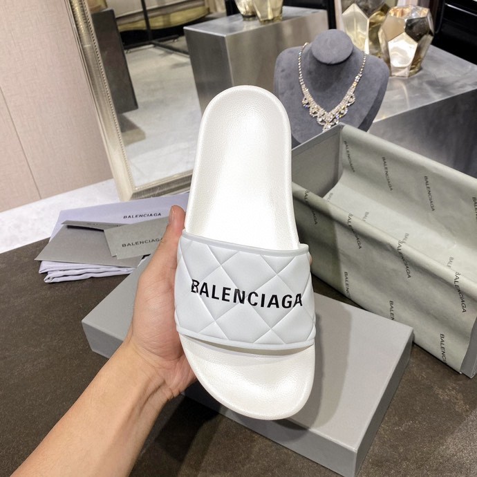 BALENCIAGA shoes 001 XM 531