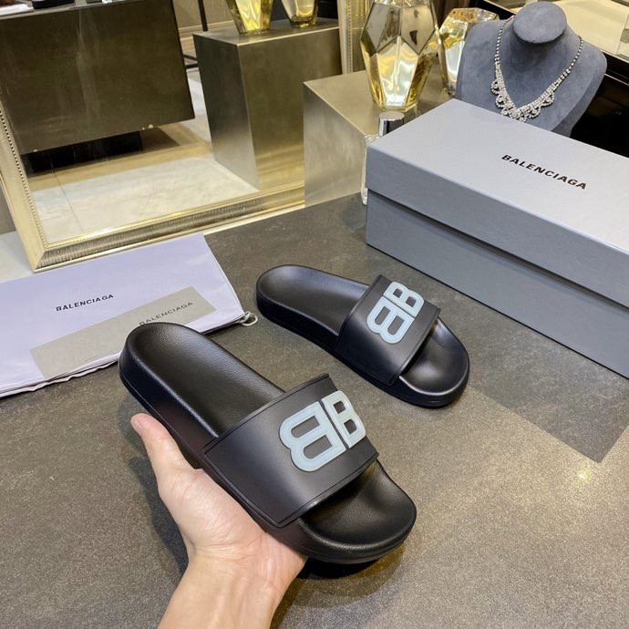 BALENCIAGA shoes 003 XM 531