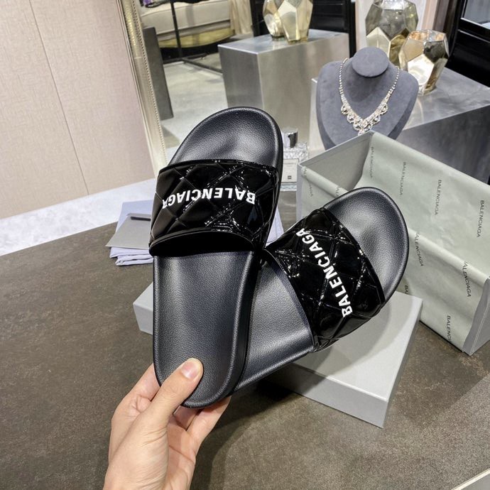 BALENCIAGA shoes 001 XM 531