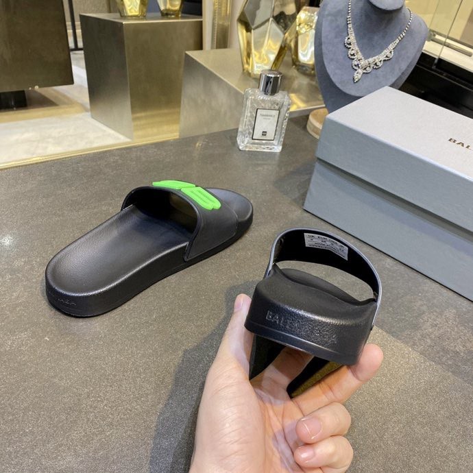 BALENCIAGA shoes 003 XM 531