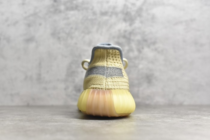 Yeezy 350 Boost V2 shoes XM 053 01