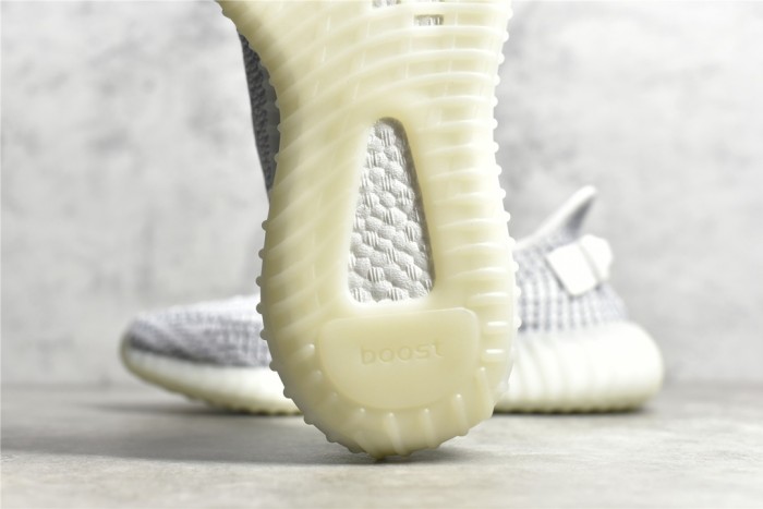 Yeezy 350 Boost V2 shoes XM 053 02