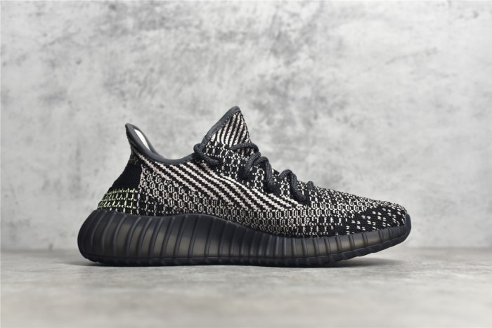 Yeezy 350 Boost V2 shoes XM 053 04
