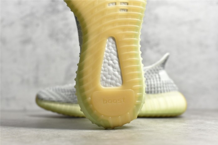 Yeezy 350 Boost V2 shoes XM 053 04
