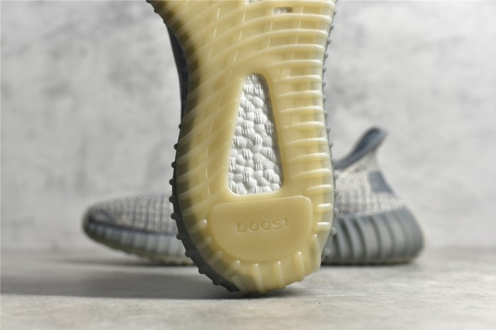 Yeezy 350 Boost V2 shoes XM 053 03