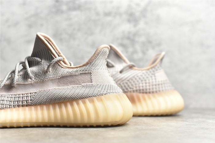 Yeezy 350 Boost V2 shoes XM 053 04