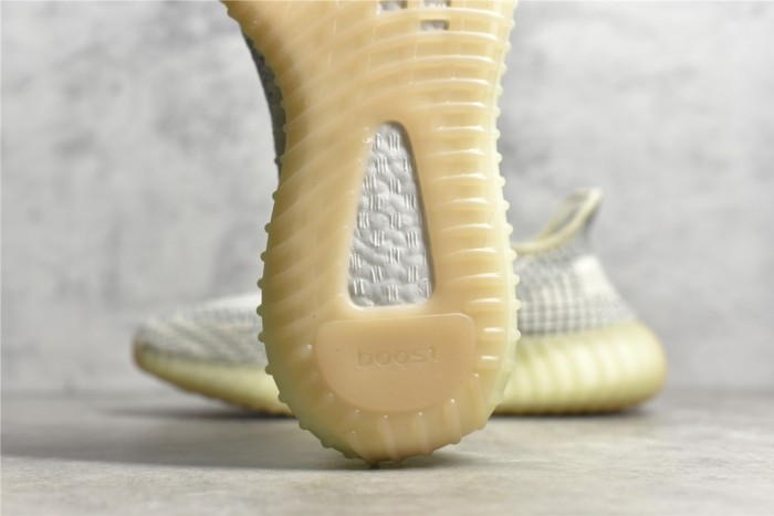 Yeezy 350 Boost V2 shoes XM 053 04