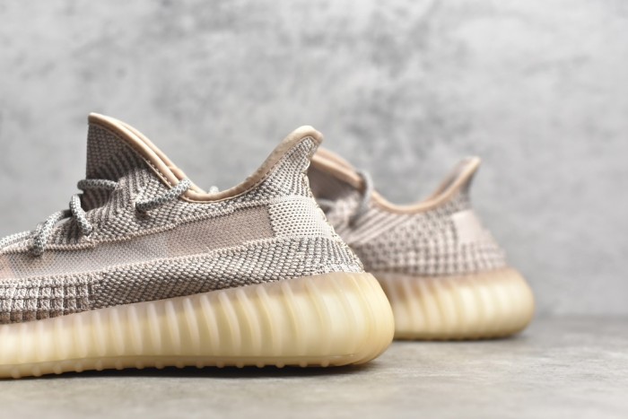 Yeezy 350 Boost V2 shoes XM 053 01